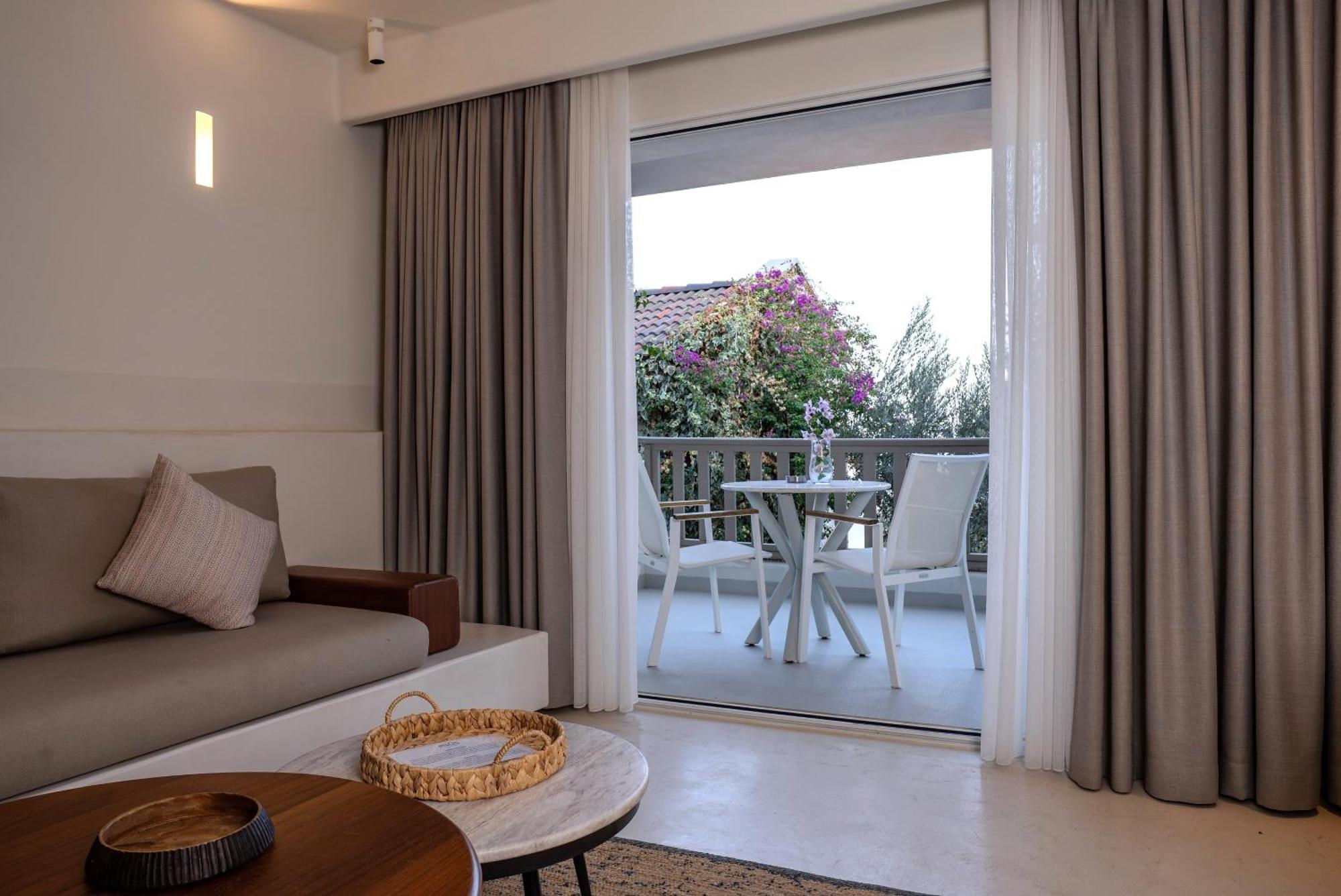 Pilos 3* Turunç